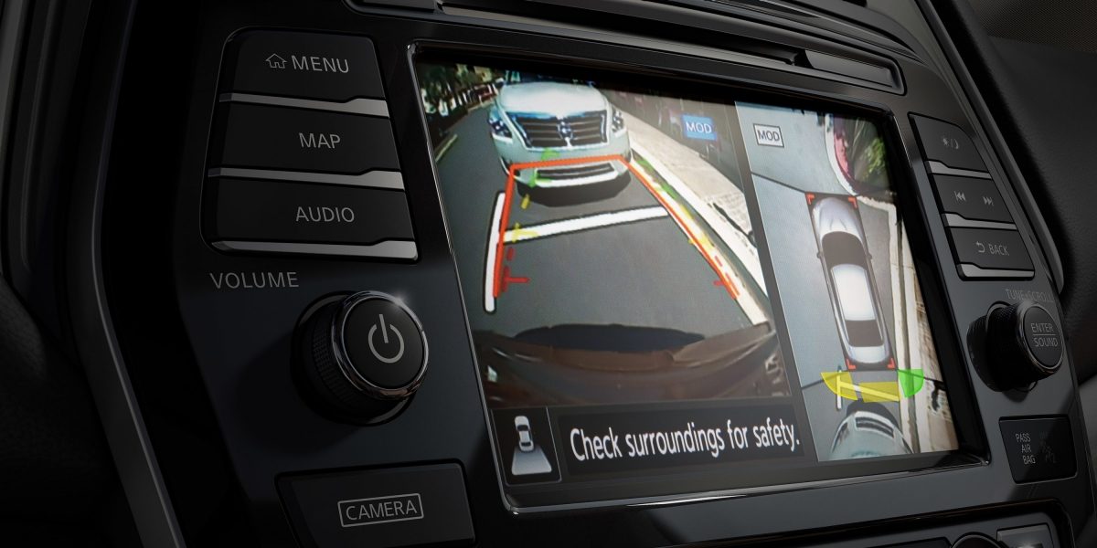 نظام شاشة الرؤية الشاملة الذكية للمساعدة على الركن في سيارة نيسان ماكسيما